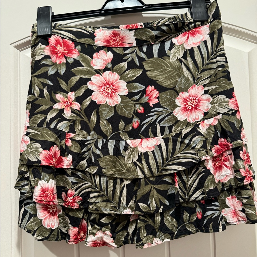 American Eagle floral skirt